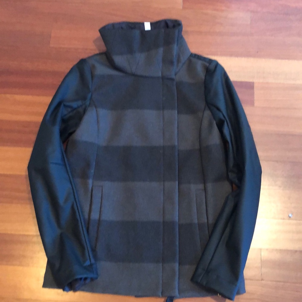 lululemon athletica Black and Gray Jacket